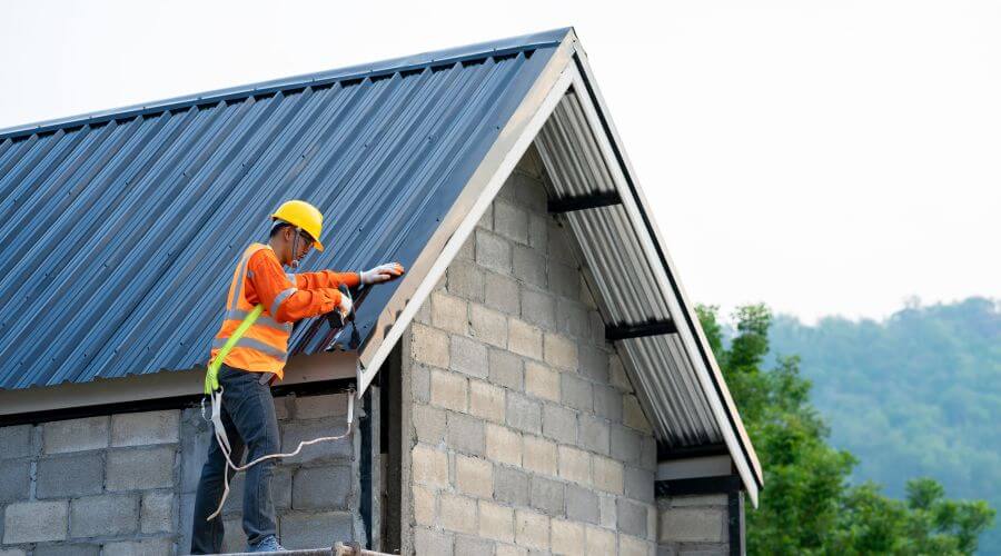 Expert Emergency Roof Repairs services in Eckerty, IN
